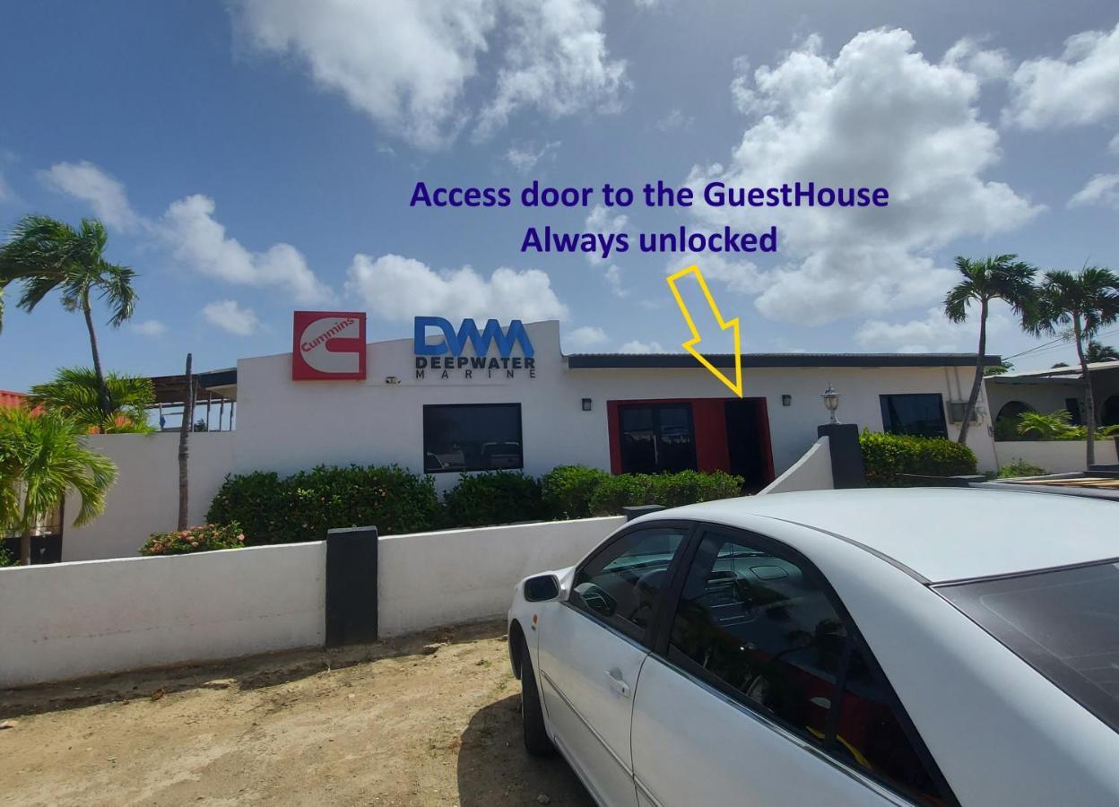 Varadero Marina Airport Guests Rooms Oranjestad Eksteriør bilde